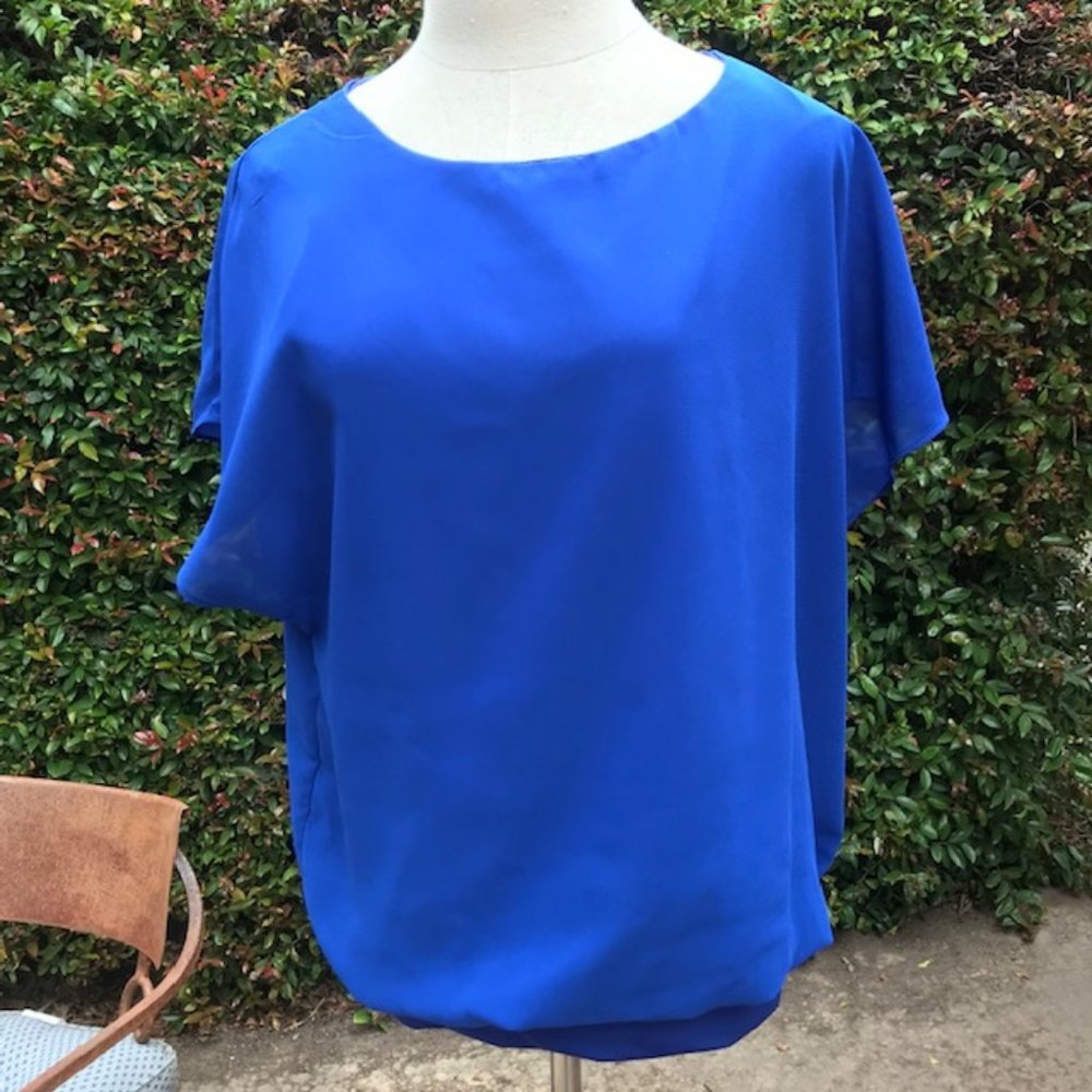 VIISHOW Royal Blue Top Sheer with Lining Comfortable Size Large  NWT